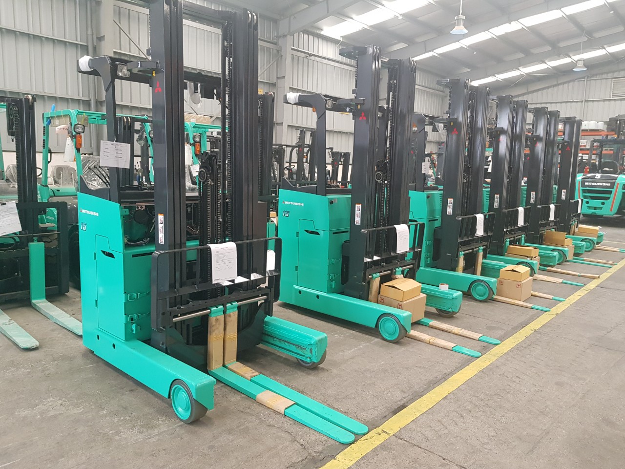 Hướng Dẫn Sử Dụng Và Lái Xe Nâng Điện Đứng Lái