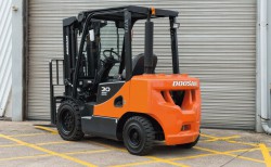 Xe nâng Doosan Thành công – dòng xe nâng hàn quốc tốt nhất 2024