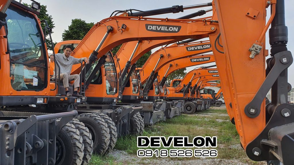 Kho máy xúc bánh lốp Develon tại Hà Nội