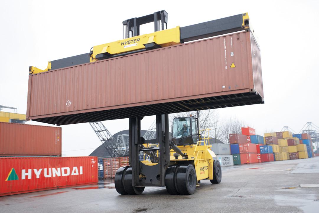 Xe nâng container 40 tấn