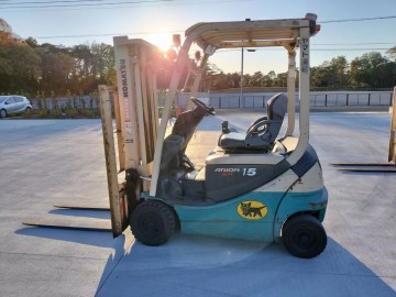 Xe nâng điện cũ 1.5 tấn Komatsu