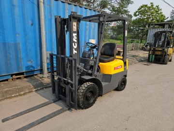 Thanh lý xe nâng 1.5 tấn TCM động cơ Isuzu