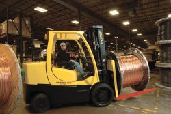 xe nâng dầu và những ưu điểm không thể thay thế của xe nâng dầu trong các ngành công nghiệp nặng