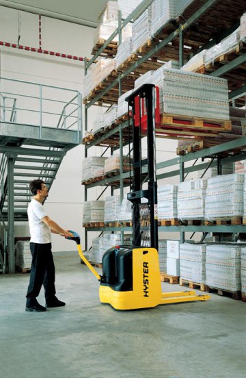 Xe nâng tay cao 1 tấn